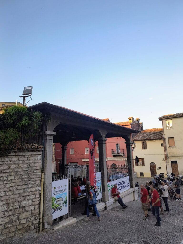cena sabato sera evento divin guzzista a Cagli nelle marche
