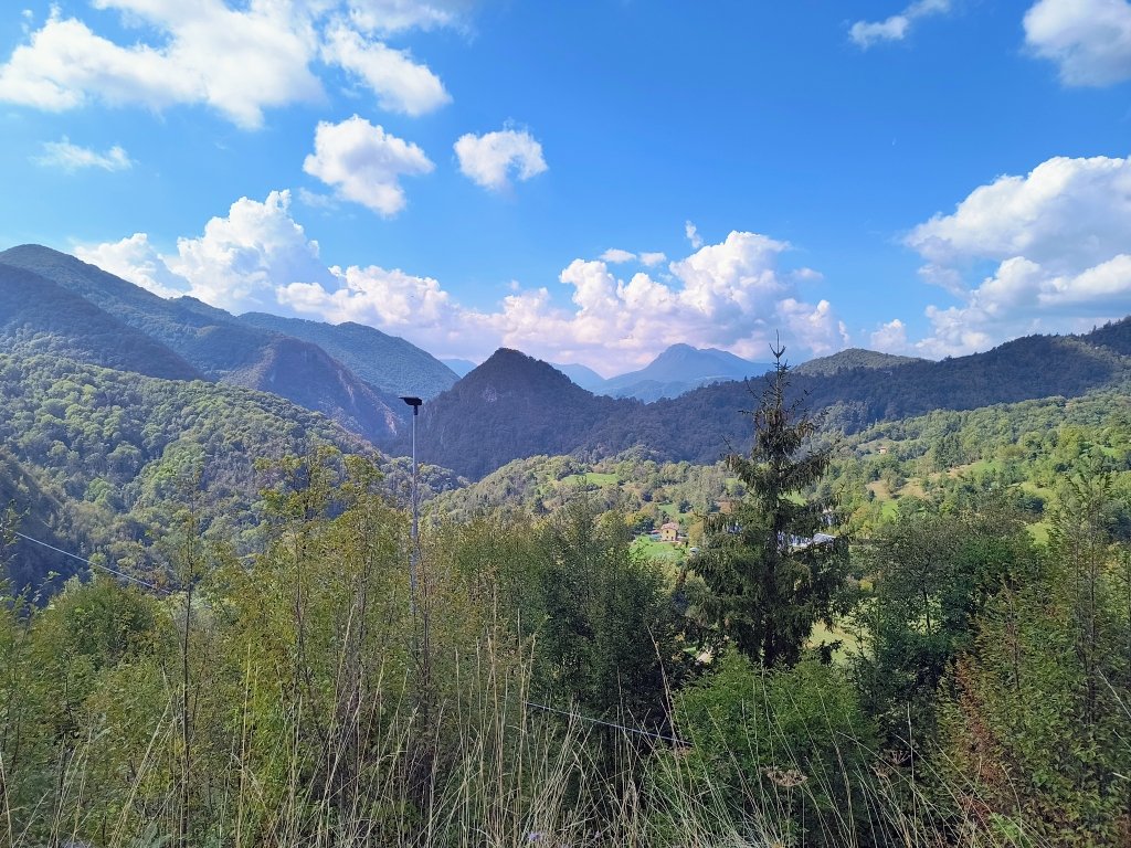 vista panoramica dalla piccola chiesa di treviso breciano